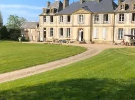 Les Escuries, dépendances du Château