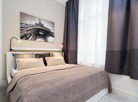 The Lohmeyerstr lI - Group Flat in Central Berlin, Family-Friendly, 2BR, 4- 6 Guests, hotel in Berlin