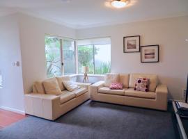 Ocean View Beach House, Margaret River, hotel with parking in Gnarabup