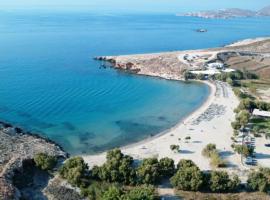 Seaside Home with Hot Tub, Vineyard, Shared Pool and View, vilă din Kampos Paros