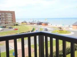 Cosy, fully renovated 2-room apartment with sea view