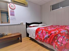 嘉義泊岸居民宿, Hotel in Lucao