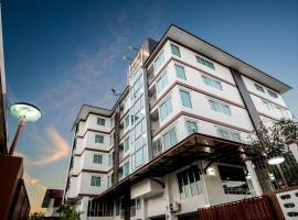 Winner Sriracha Serviced Apartment: Si Racha, J-Park Nihon Mura Community Mall yakınında bir otel