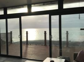Loughanmore Court Beach house, luxury tent in Dundalk