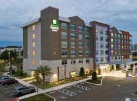 Holiday Inn Express & Suites Orlando- Lake Buena Vista, an IHG Hotel, hotel near Old Town, Orlando