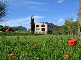 Masia Molí de Tartareu, מלון עם בריכה בTartareu