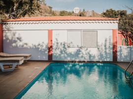 Casa rural con piscina en Hoya de Tunte - 4, sveitagisting í San Bartolomé