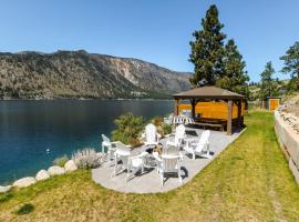 The Chelamptons: Manson şehrinde bir kiralık tatil yeri