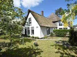 Farmhouse in Groet near sea and forest