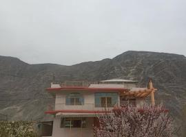 Heaven Lodge Gilgit, hotell i Gilgit