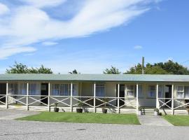 Featherston Motels And Camping, готель з парковкою у місті Featherston