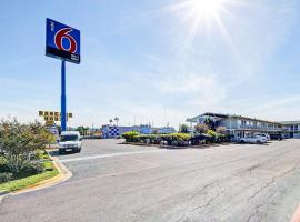 Motel 6-Laredo, TX - South, hotell i Laredo