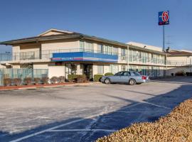 Motel 6-Owensboro, KY، فندق في أوينسبورو