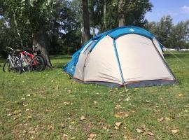 Tóparti Camping, rantatalo kohteessa Tiszafüred