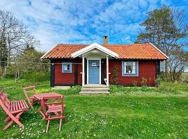 4 person holiday home in L TTORP: Löttorp şehrinde bir tatil evi