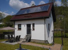 Ferienhaus Familie Lorenz, hiihtokeskus kohteessa Zwota