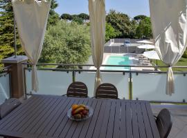 Garda Bloom Holiday Apartments, hotel v mestu Padenghe sul Garda