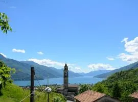 Beautiful lake view apartment in Gravedona - Larihome A01