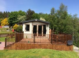 Riverbank Lodge, hotel in Aviemore