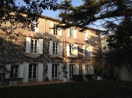 Le Rouzet, hotel v destinaci Cazouls-lès-Béziers