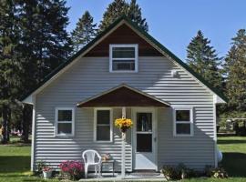 Cabin #7 - Northwoods Retreat cabin, villa in Carp Lake