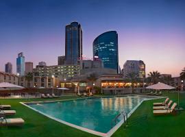 Crowne Plaza Bahrain, an IHG Hotel, ξενοδοχείο κοντά στο Διεθνές Αεροδρόμιο Μπαχρέιν - BAH, Μανάμα