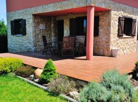 3 bedrooms house with enclosed garden at Albuerne 6 km away from the beach, vacation rental in Albuerne