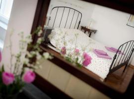 Domus Liberta - Boutique Rooms, guest house in Trieste