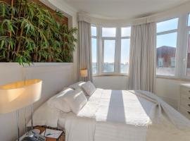Amazonia Estoril Hotel, хотел в Есторил