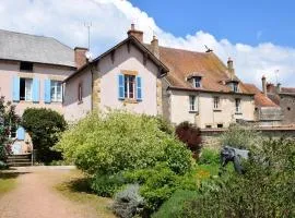 Maison de 2 chambres avec jardin clos et wifi a Souvigny