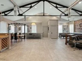 Luxe Condo with Game Area, Walk to Beach and Boardwalk