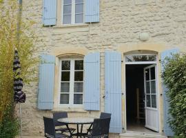 Terrasse & Jardin, holiday home in Jonzac