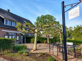 Bed and Breakfast Maas en Waal, hotel i Winssen