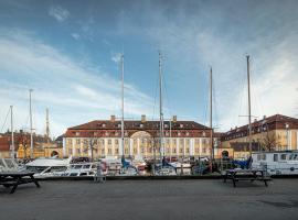 Kanalhuset, hotel cerca de Iglesia de Nuestro Salvador, Copenhague