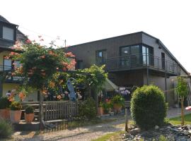Wein & Gästehaus Porten-Becker, hotel v destinaci Köwerich