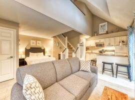 Condo 413 at North Creek Resort by Vacasa, vie&scaron;butis su sūkurinėmis voniomis mieste Blue Mountains