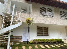 Una casa con vistas en Caracas, holiday rental in Caracas