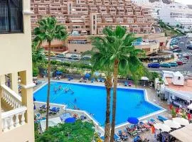 Peaceful & Bright Loft, HEATED POOL, NETFLIX, FREE WIFI & PARKING, TENNIS