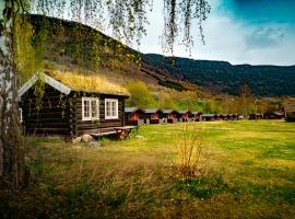Kirketeigen Camping, מלון בKvam