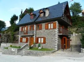Charming Chalet in Viella, Mountain View