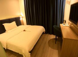 7Days Premium Shenzhen High Speed Rail North Station Minzhi Branch, hotel a Shenzhen