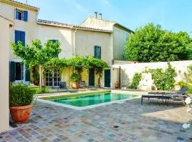 Maison de charme à Mollégès avec piscine privée