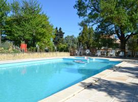 Villa de 5 chambres avec piscine partagee jardin amenage et wifi a Laurac บ้านพักในLaurac