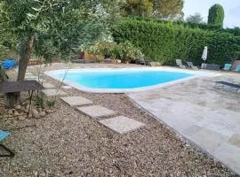 Villa de 3 chambres avec piscine privee jardin clos et wifi a Eyragues