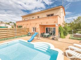 Villa Caravan 6 people 7 kms Lloret de mar, hotel in Vidreres