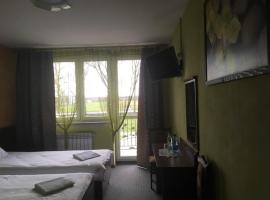 Jaśminowy Dworek, hotel v destinaci Kołbiel