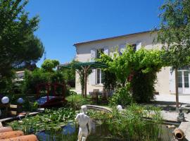 Maison d'Hôtes Le Cadran Solaire, guest house in Courcelles