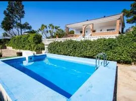 4 bedrooms villa with private pool enclosed garden and wifi at Tortosa