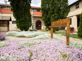 Hotel Lug, hotell i Osijek