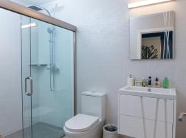 Rose Quartz Condo Suite Grenada, alojamiento con cocina en Egmont